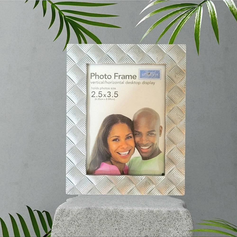 Pewter Hammered Metal Picture photo Frame Display sheik design.